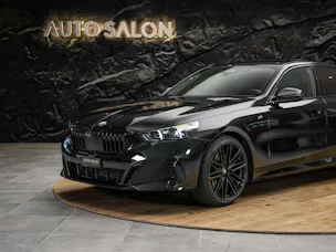 BMW 520i M Sport Steptronic *ALL BLACK*21" Felgen*Werksgarantie*