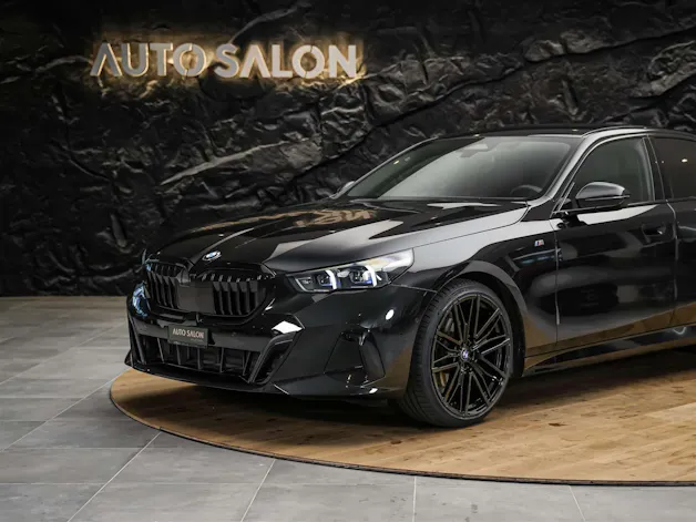 BMW 520i M Sport Steptronic *ALL BLACK*21" Felgen*Werksgarantie*
