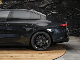BMW 520i M Sport Steptronic *ALL BLACK*21" Felgen*Werksgarantie*