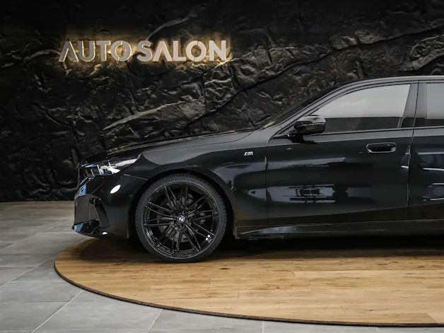 BMW 520i M Sport Steptronic *ALL BLACK*21" Felgen*Werksgarantie*