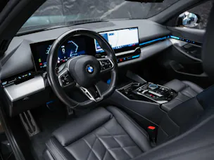BMW 520i M Sport Steptronic *ALL BLACK*21" Felgen*Werksgarantie*