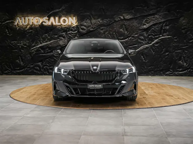 BMW 520i M Sport Steptronic *ALL BLACK*21" Felgen*Werksgarantie*