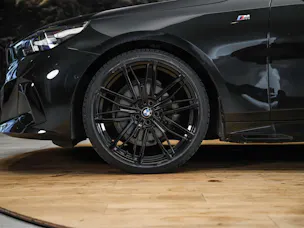 BMW 520i M Sport Steptronic *ALL BLACK*21" Felgen*Werksgarantie*