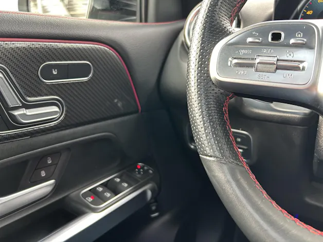 MERCEDES-BENZ GLB 220 d 4Matic AMG Line 8G-Tronic