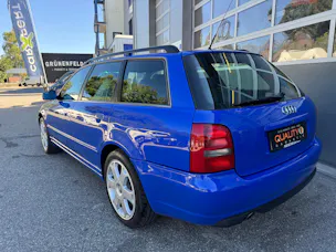 AUDI S4 Avant quattro