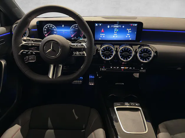 MERCEDES-BENZ A 220 AMG Line 4M W177