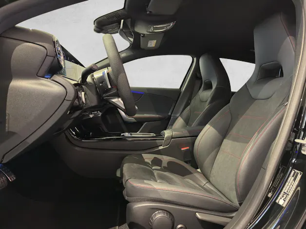 MERCEDES-BENZ A 220 AMG Line 4M W177