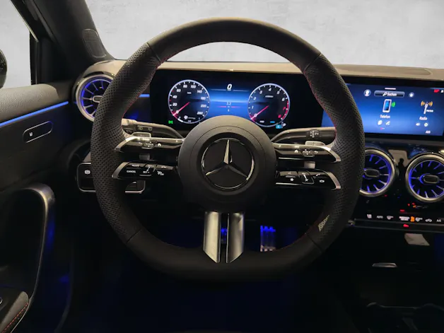 MERCEDES-BENZ A 220 AMG Line 4M W177