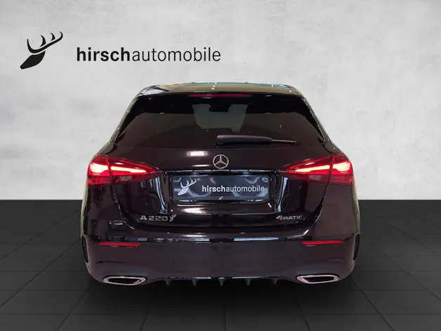 MERCEDES-BENZ A 220 AMG Line 4M W177