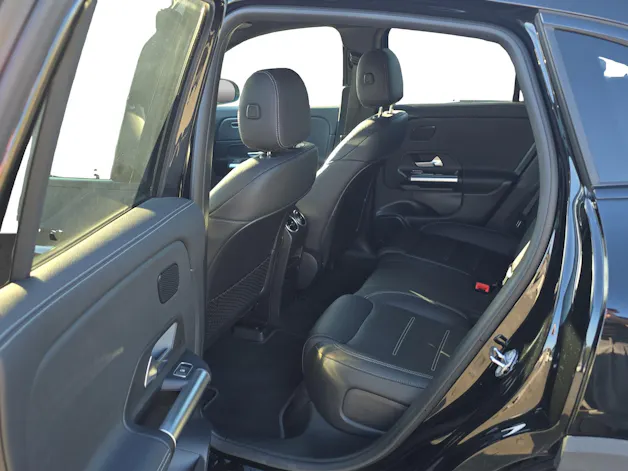 MERCEDES-BENZ EQA 300 AMG Line 4Matic