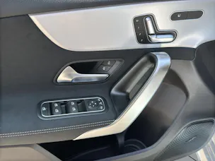 MERCEDES-BENZ A 220 4Matic 8G-DCT