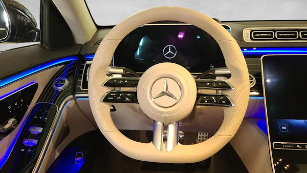 MERCEDES-BENZ S 580 V8 AMG Line 4M lang V223