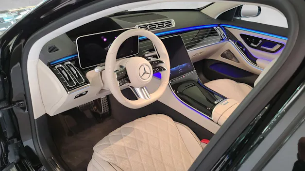 MERCEDES-BENZ S 580 V8 AMG Line 4M lang V223