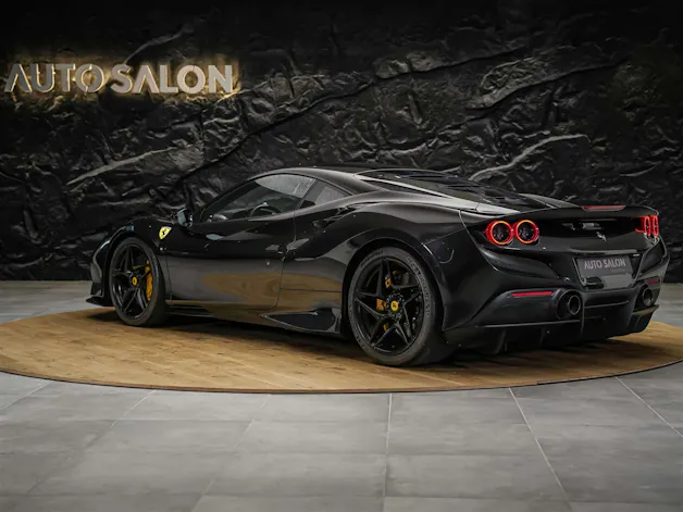 FERRARI F8 Tributo *Schalensitze*Keramik*Carbon*
