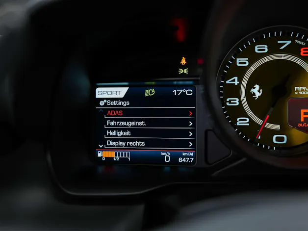 FERRARI F8 Tributo *Schalensitze*Keramik*Carbon*