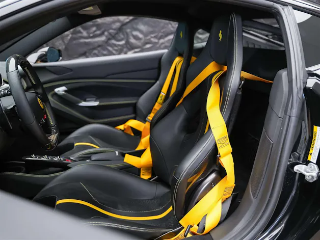 FERRARI F8 Tributo *Schalensitze*Keramik*Carbon*