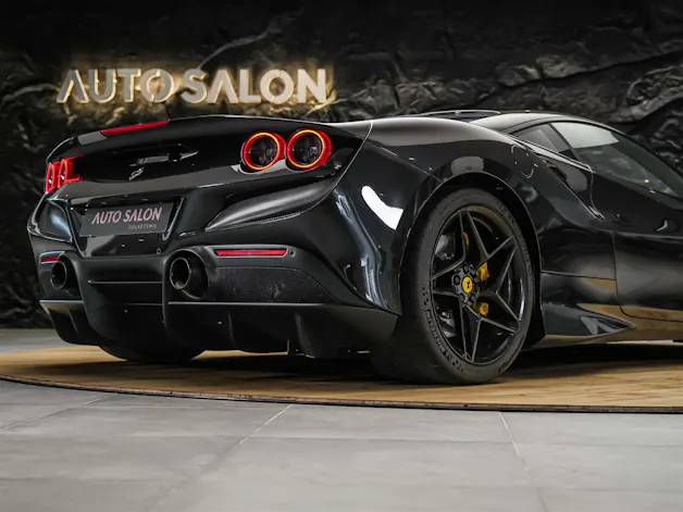 FERRARI F8 Tributo *Schalensitze*Keramik*Carbon*