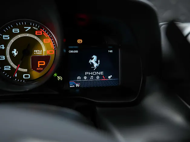 FERRARI F8 Tributo *Schalensitze*Keramik*Carbon*