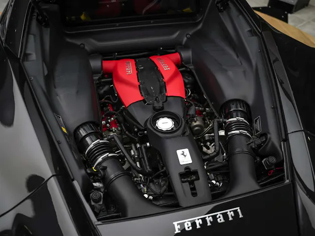 FERRARI F8 Tributo *Schalensitze*Keramik*Carbon*