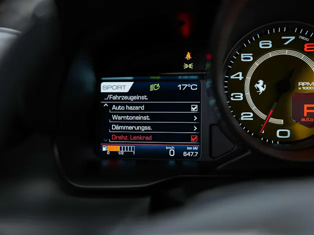 FERRARI F8 Tributo *Schalensitze*Keramik*Carbon*