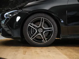 MERCEDES-BENZ CLA 200 AMG Line 7G-DCT *Werksgarantie*Lenkradheizung*Ambientebeleuchtung*