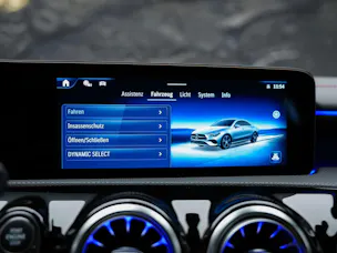 MERCEDES-BENZ CLA 200 AMG Line 7G-DCT *Werksgarantie*Lenkradheizung*Ambientebeleuchtung*