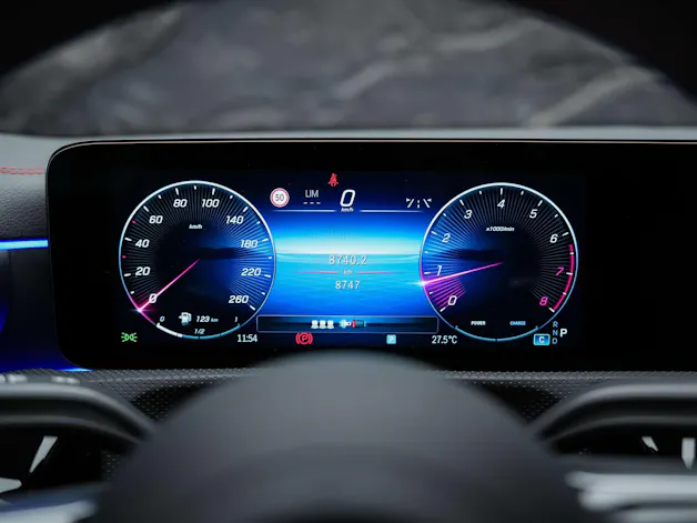 MERCEDES-BENZ CLA 200 AMG Line 7G-DCT *Werksgarantie*Lenkradheizung*Ambientebeleuchtung*