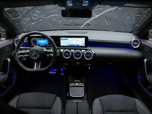 MERCEDES-BENZ CLA 200 AMG Line 7G-DCT *Werksgarantie*Lenkradheizung*Ambientebeleuchtung*