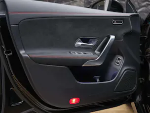 MERCEDES-BENZ CLA 200 AMG Line 7G-DCT *Werksgarantie*Lenkradheizung*Ambientebeleuchtung*