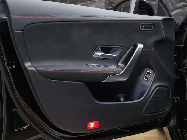 MERCEDES-BENZ CLA 200 AMG Line 7G-DCT *Werksgarantie*Lenkradheizung*Ambientebeleuchtung*