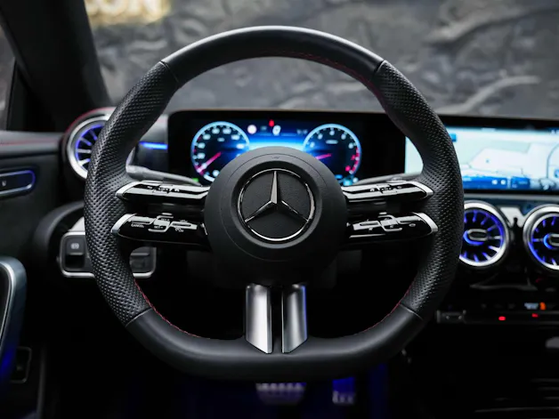 MERCEDES-BENZ CLA 200 AMG Line 7G-DCT *Werksgarantie*Lenkradheizung*Ambientebeleuchtung*