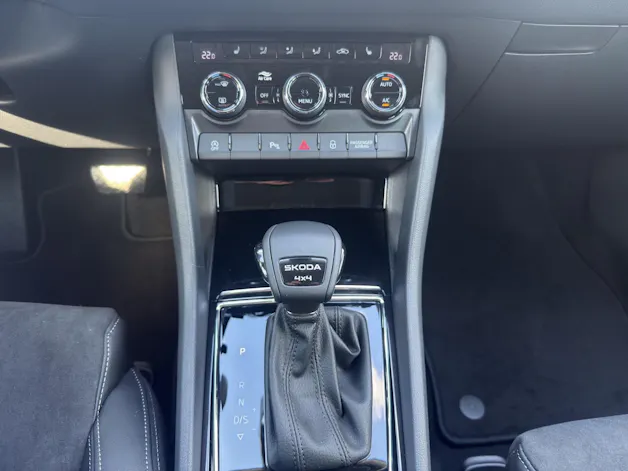 SKODA Karoq 2.0 TDI CR Dynamic 4x4 DSG