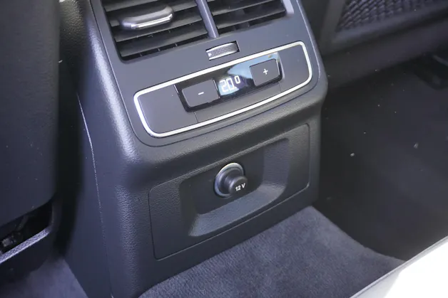 AUDI A4 Avant 40 TDI Attraction quattro S-tronic