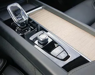 VOLVO XC60 2.0 B5 MH Plus Dark AWD