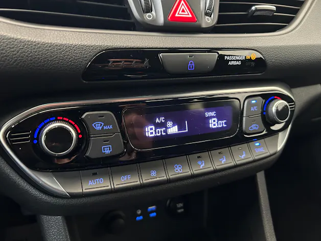 HYUNDAI i30 Wagon 1.4 T-GDi Amplia DCT