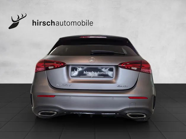 MERCEDES-BENZ A 250 AMG Line 4M W177
