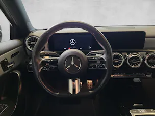 MERCEDES-BENZ A 250 AMG Line 4M W177