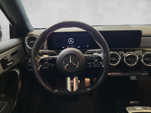 MERCEDES-BENZ A 250 AMG Line 4M W177