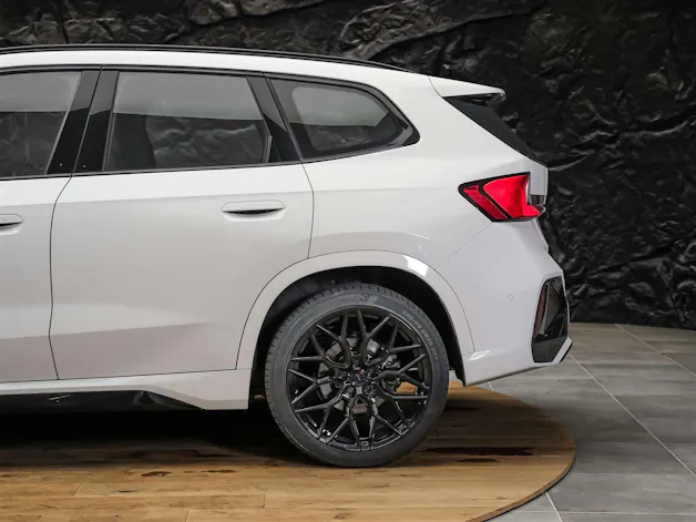 BMW X1 xDrive 23d M Sport *20" Felgen*Werksgarantie*AHK*