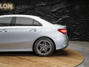 MERCEDES-BENZ A 200 d AMG Line 8G-DCT *LIMOUSINE*Facelift*Lenkradheizung*
