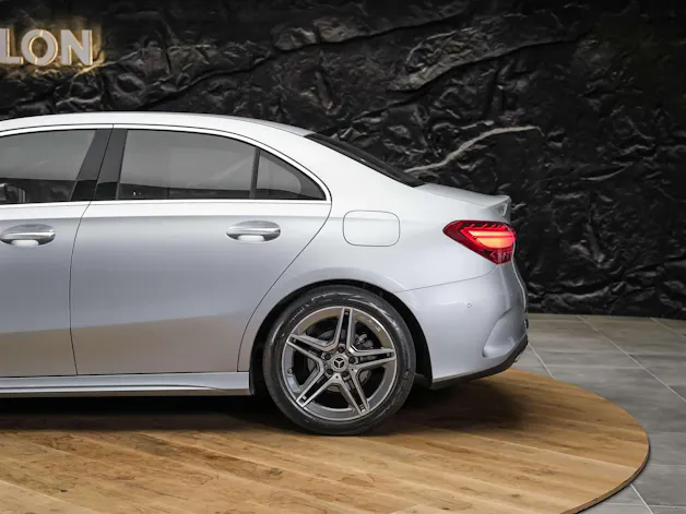 MERCEDES-BENZ A 200 d 8G-DCT