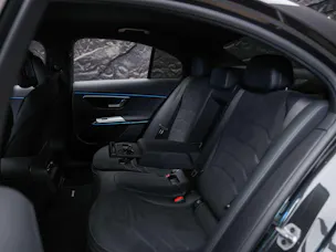 MERCEDES-BENZ E 200 AMG Line 9G-Tronic *21" Felgen*Werksgarantie*Lenkradheizung*Ambientebeleuchtung*