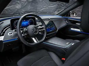 MERCEDES-BENZ E 200 AMG Line 9G-Tronic *21" Felgen*Werksgarantie*Lenkradheizung*Ambientebeleuchtung*