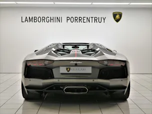 Lamborghini Aventador LP700-4 Roadster Pirelli