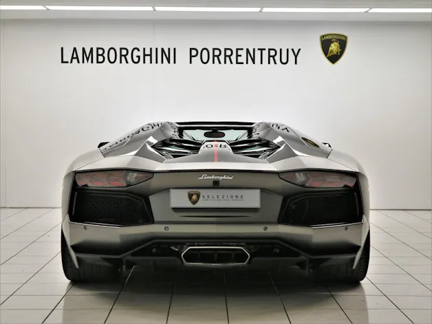 Lamborghini Aventador LP700-4 Roadster E-Gear