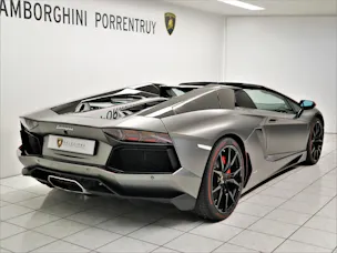 Lamborghini Aventador LP700-4 Roadster Pirelli