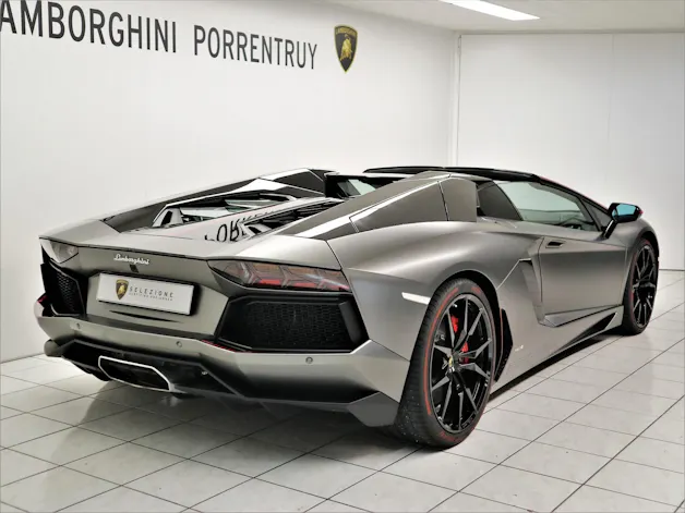 Lamborghini Aventador LP700-4 Roadster E-Gear