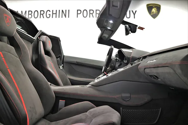 Lamborghini Aventador LP700-4 Roadster E-Gear