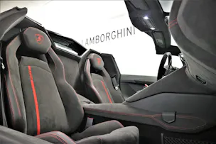 Lamborghini Aventador LP700-4 Roadster Pirelli