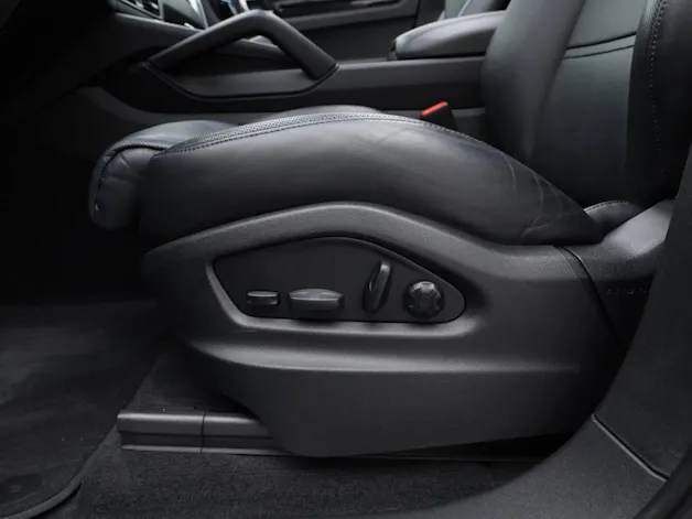 PORSCHE Cayenne E-Hybrid Platinum Edition